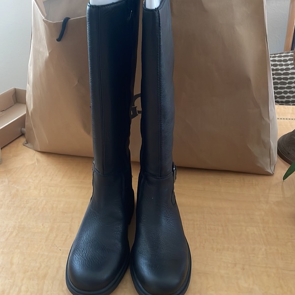 Ugg Women’s Harrinson Riding Tall Boot - Picture 2 of 6